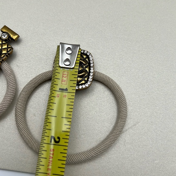 Hair Ties Beauty Chanel Or Wristband & Small Shopping Bag CC Rhinestones NWOT - Picture 13 of 17